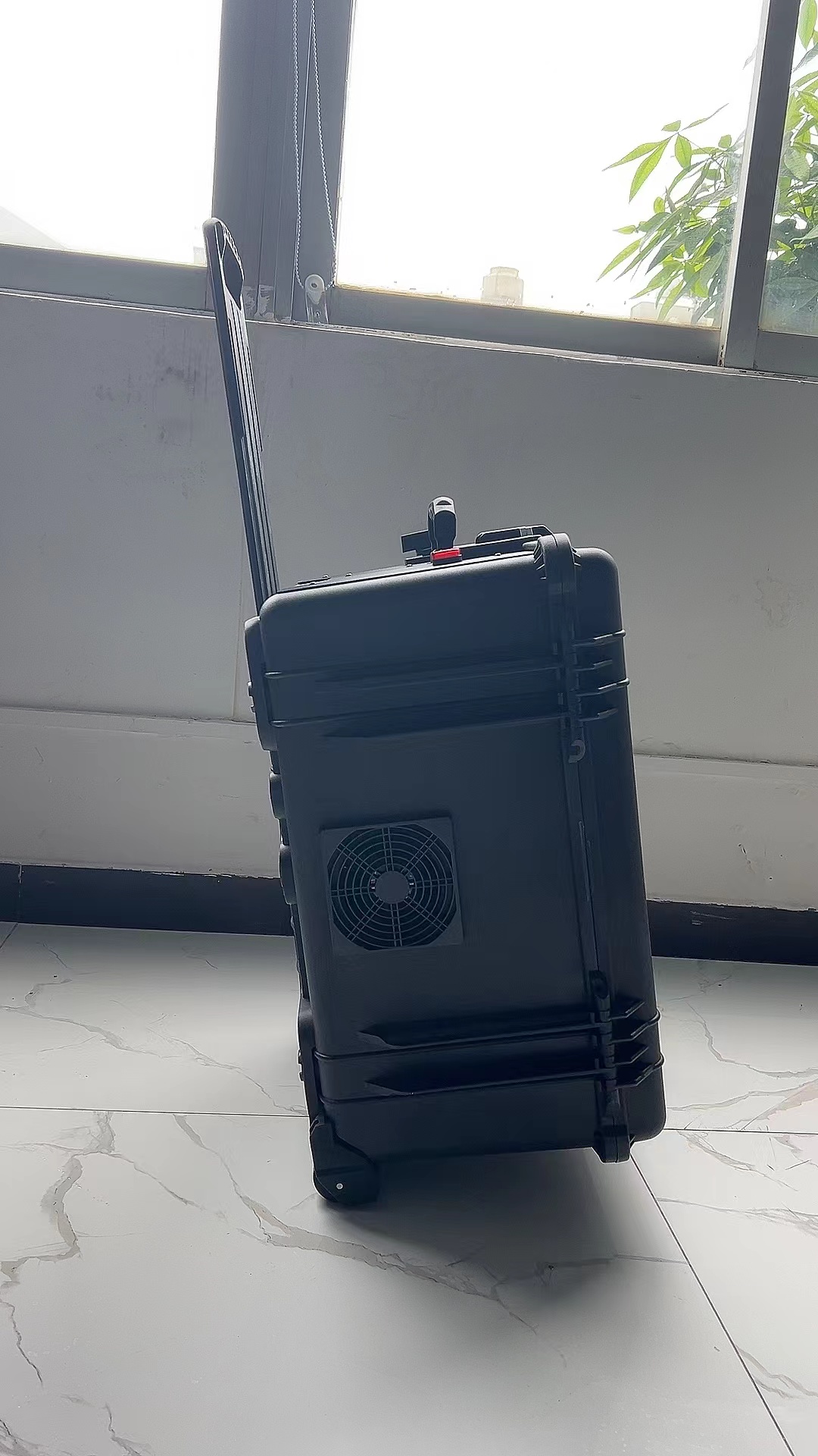 雅星镇手拉箱型移动通信干扰器